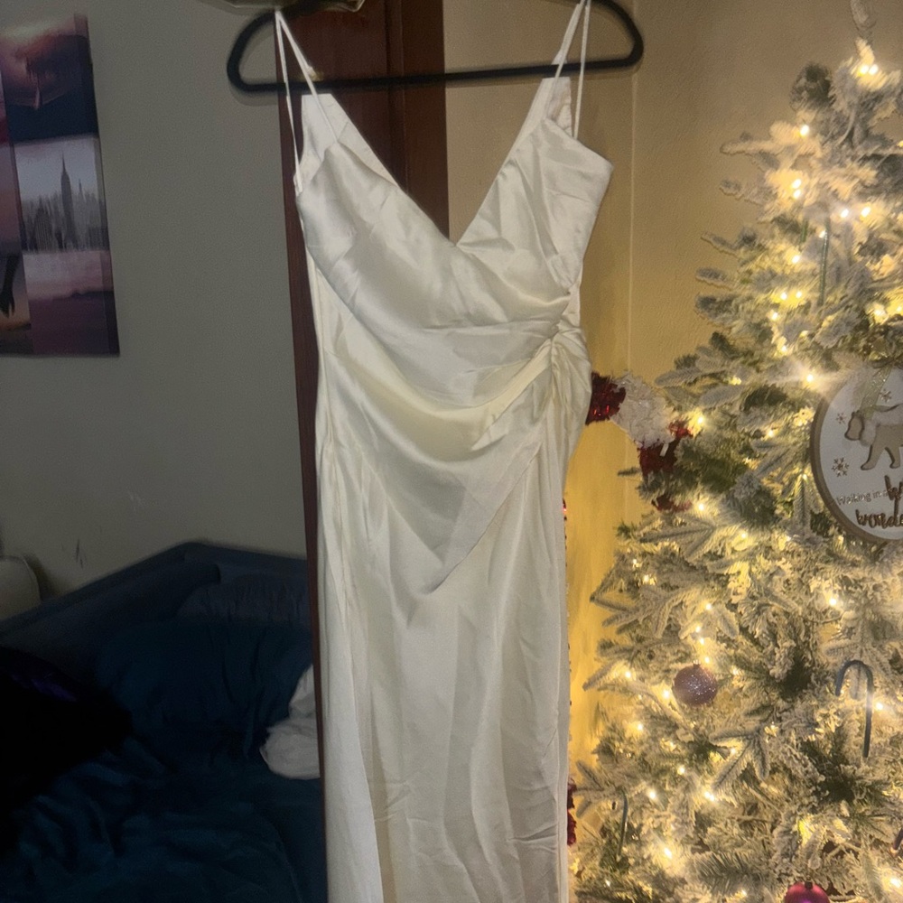 Elegant Cream Satin Evening Dress